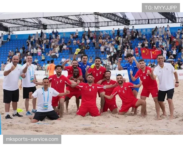 沙滩足球规则与传统足球的关键差异解析