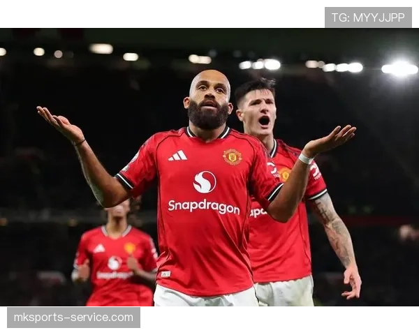 曼联复兴进程仍未完成，对球队赛季表现与竞争格局形成制约